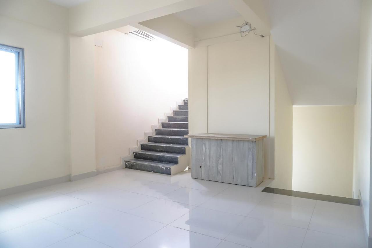 Oyo 81616 Omkar Executive Vagholi Exterior foto